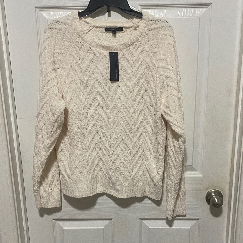 Adrienne Vittadini Cream Chevron Knit Sweater
